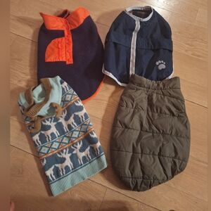 4 Dog Jackets And Sweaters Size Small.
